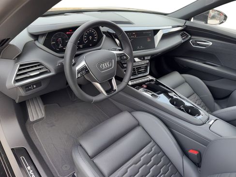 Used 2023 Audi e-tron GT Prestige w/ Prestige Package image 4