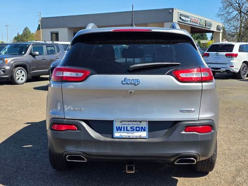 Used 2017 Jeep Cherokee Latitude w/ Comfort/Convenience Group image 7