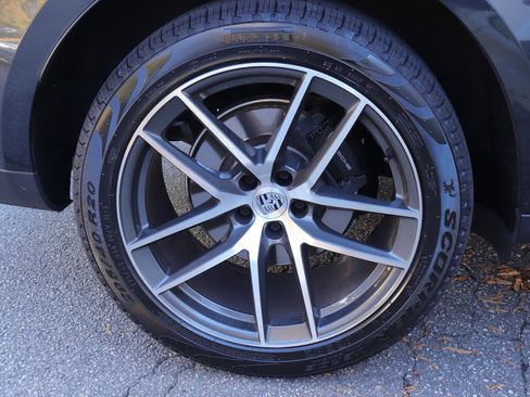 Used 2024 Porsche Macan image 41