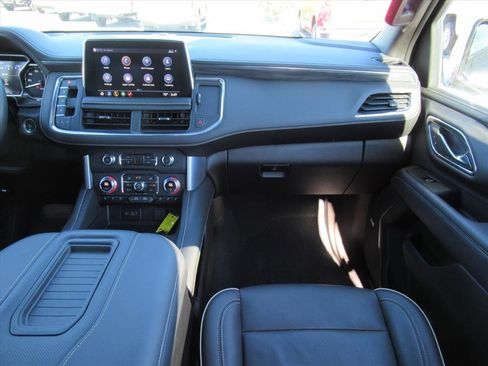 Used 2021 GMC Yukon SLT w/ SLT Luxury Package image 14