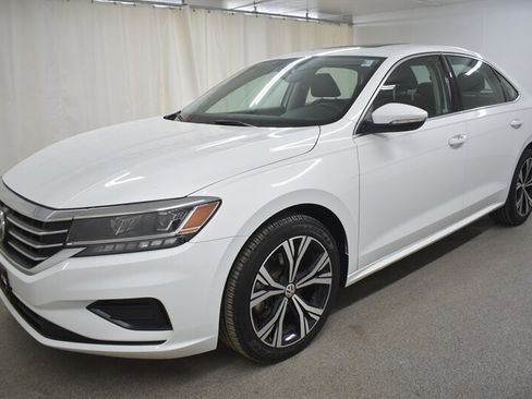 Used 2021 Volkswagen Passat 2.0T SE image 3