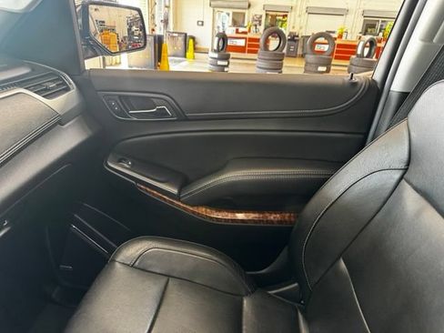 Used 2020 Chevrolet Suburban Premier w/ Max Trailering Package AWD/4WD image 23