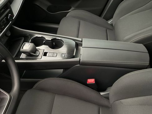 New 2025 Nissan Rogue S image 31