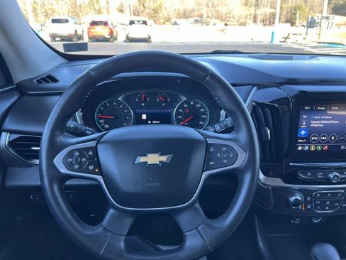 Used 2021 Chevrolet Traverse LT w/ LT Premium Package image 14