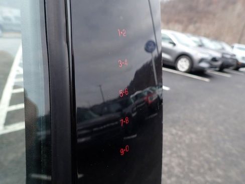 Used 2018 Ford Edge Titanium image 13