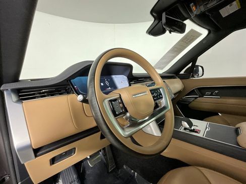 Certified 2025 Land Rover Range Rover Long Wheelbase SE image 15