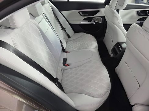 Certified 2025 Mercedes-Benz E 450 4MATIC Sedan image 25