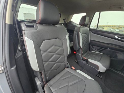 New 2026 Volkswagen Atlas Peak Edition AWD/4WD image 16