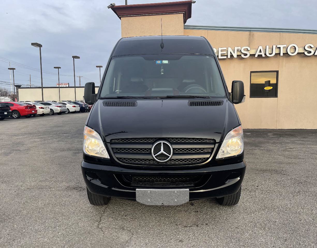 Used 2009 Dodge Sprinter 2500 RWD image 3