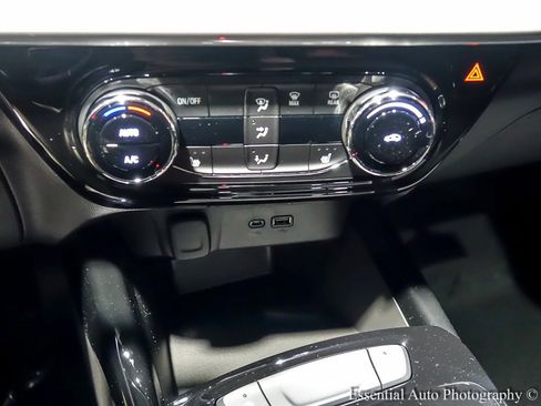 New 2026 Chevrolet Trax LT w/ Driver Confidence Package image 18