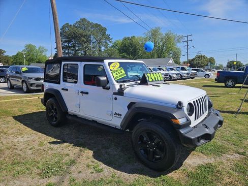 Used 2019 Jeep Wrangler Unlimited Sport AWD/4WD image 3