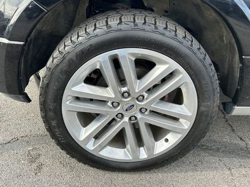 Used 2017 Ford Expedition EL Platinum image 8