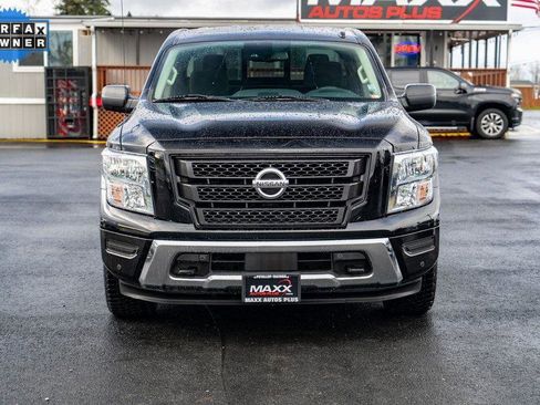 Used 2021 Nissan Titan SV w/ SV Convenience Package image 3