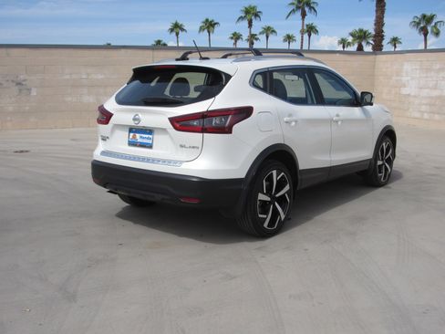 Used 2022 Nissan Rogue Sport SL image 5