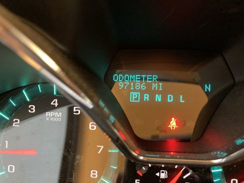 Used 2017 Chevrolet Traverse LT w/ Style and Technology Package image 12