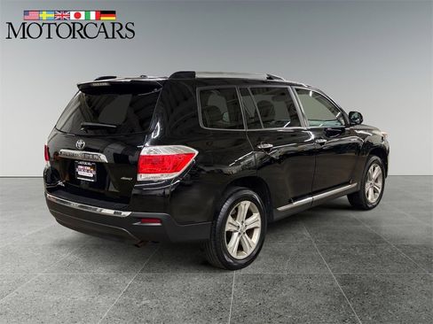 Used 2013 Toyota Highlander Limited image 3