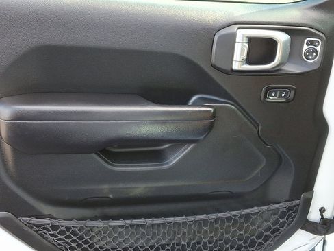 Used 2020 Jeep Wrangler Unlimited Sport image 12