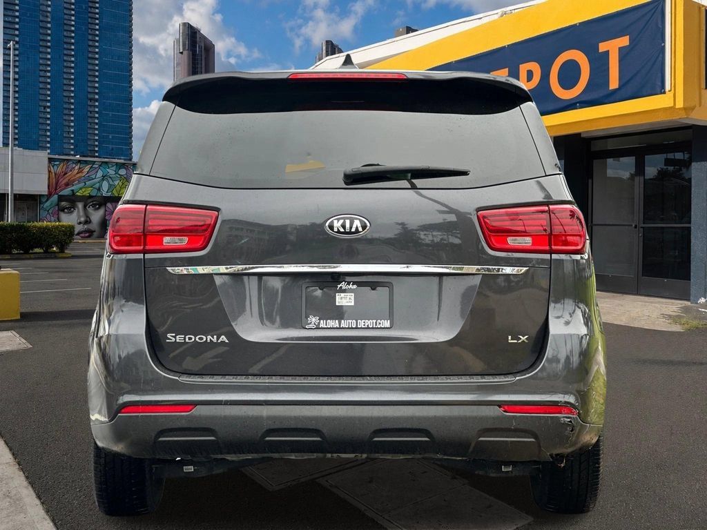 Used 2021 Kia Sedona LX FWD image 4