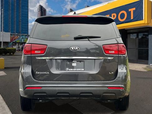 Used 2021 Kia Sedona LX FWD image 4