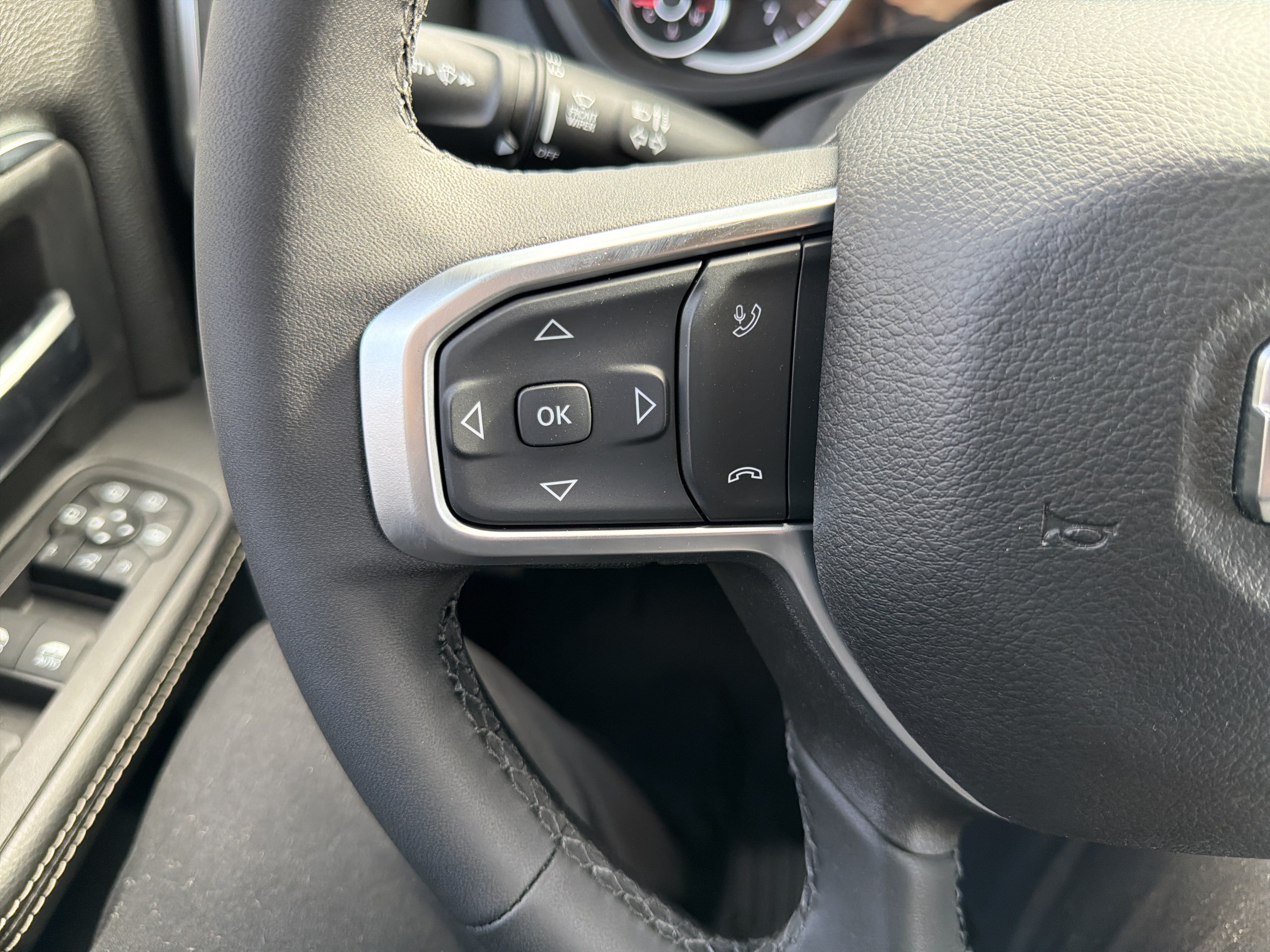 Used 2025 RAM 2500 Big Horn AWD/4WD image 19