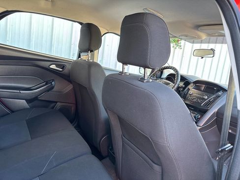 Used 2018 Ford Focus SE w/ Cold Weather Package image 18