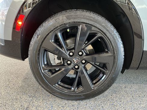Used 2025 Buick Envision Sport Touring AWD/4WD image 37