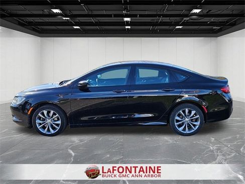 Used 2015 Chrysler 200 S w/ Comfort Group image 5
