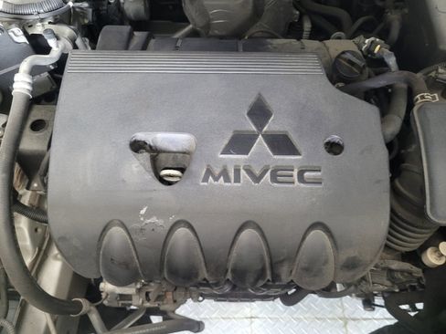 Used 2019 Mitsubishi Outlander SEL image 30