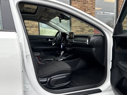 Used 2019 Kia Forte S w/ S Premium Package image 13