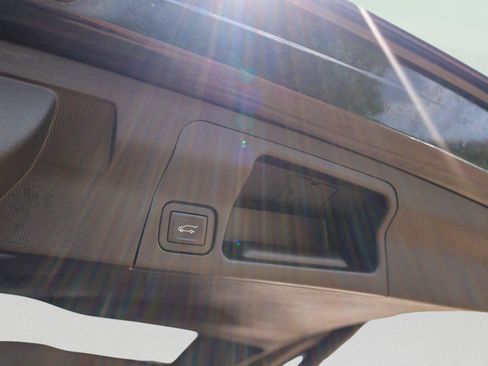 Used 2019 GMC Acadia SLT w/ Black Edition FWD image 7
