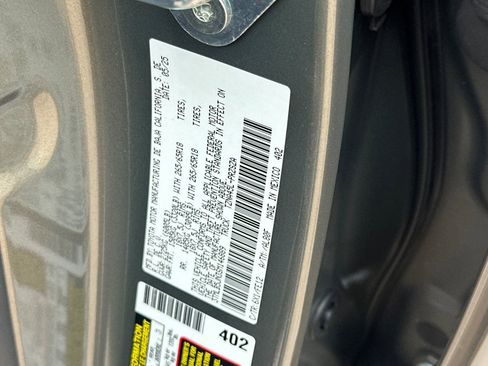 Used 2025 Toyota Tacoma TRD Sport AWD/4WD image 33