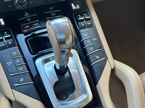 Used 2014 Porsche Cayenne AWD/4WD image 25