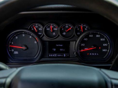 Used 2025 Chevrolet Silverado 2500 Custom w/ Custom Value Package image 18