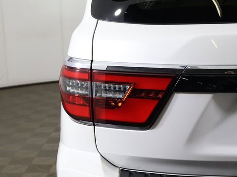 Used 2024 Nissan Armada SL w/ Captain's Chairs Package image 15