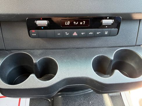 Used 2019 Mercedes-Benz Sprinter 2500 image 13