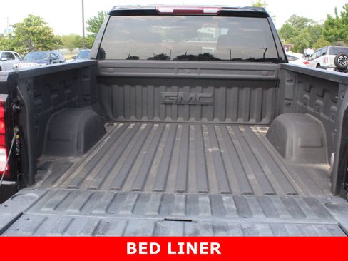 Used 2022 GMC Sierra 1500 Elevation w/ LPO, Elevation Black Package AWD/4WD image 8