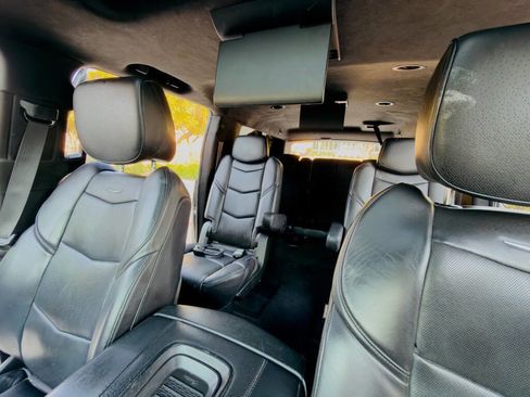 Used 2016 Cadillac Escalade ESV Platinum image 17
