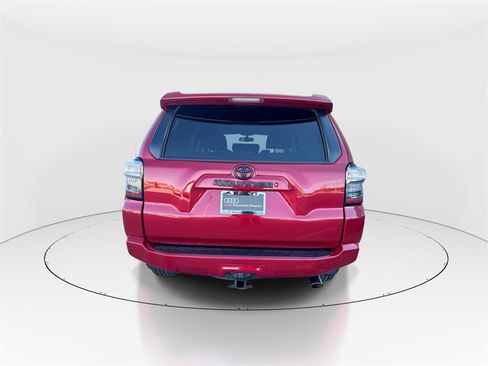 Used 2014 Toyota 4Runner SR5 image 7