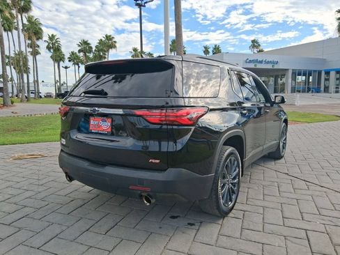 Used 2022 Chevrolet Traverse RS FWD image 5