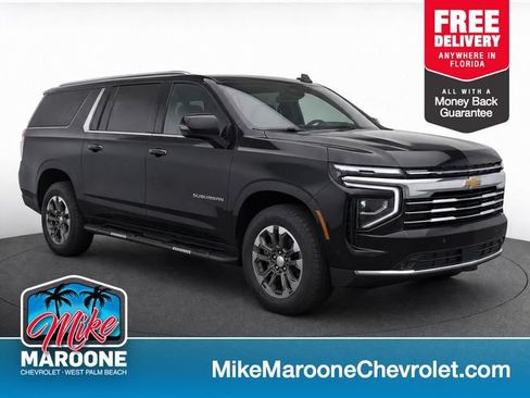 Used 2025 Chevrolet Suburban LT w/ Comfort Package RWD image 1