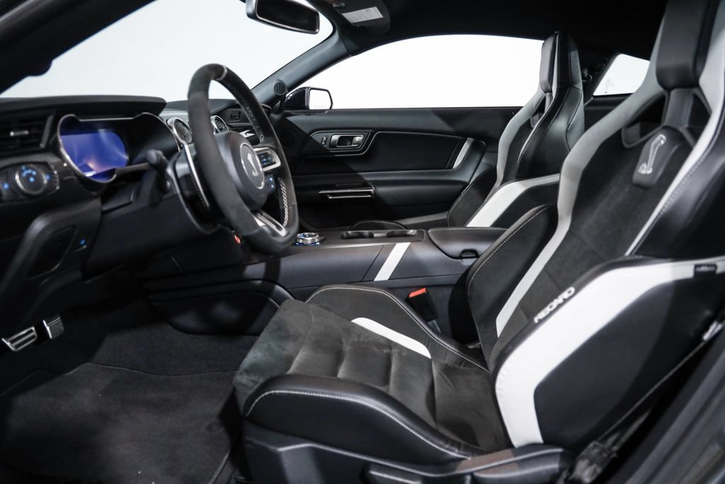 Used 2022 Ford Mustang Shelby GT500 w/ Carbon Fiber Track Pack RWD image 38