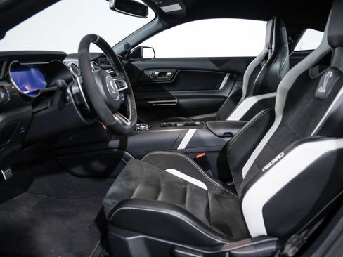 Used 2022 Ford Mustang Shelby GT500 w/ Carbon Fiber Track Pack RWD image 38