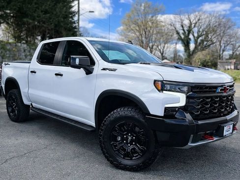 Used 2023 Chevrolet Silverado 1500 ZR2 w/ Technology Package AWD/4WD image 1