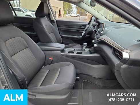 Used 2025 Nissan Altima 2.5 SV image 13