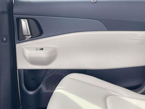 New 2026 Kia Carnival EX FWD image 25