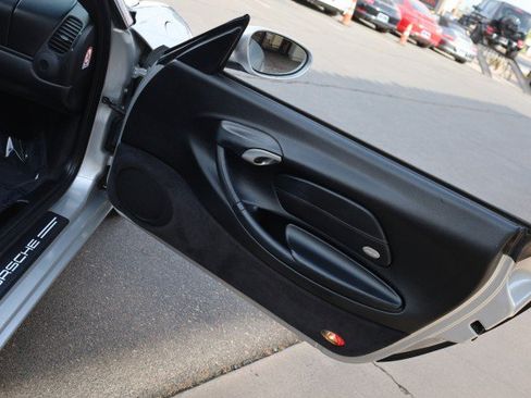 Used 2002 Porsche Boxster RWD image 32