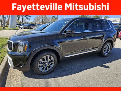 Used 2025 Kia Telluride LX image 8