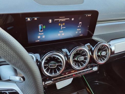 New 2026 Mercedes-Benz GLB 250 image 5