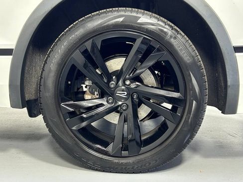 Used 2024 Volkswagen Tiguan SE R-Line AWD/4WD image 37