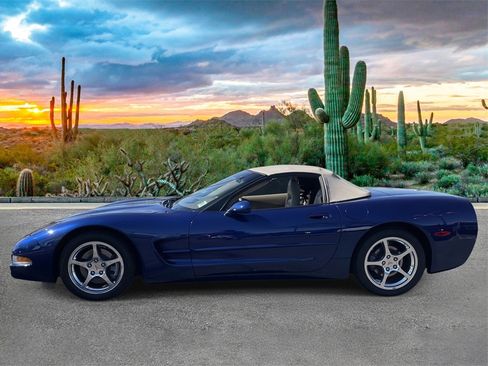 Used 2004 Chevrolet Corvette Convertible w/ Preferred Equipment Group image 6